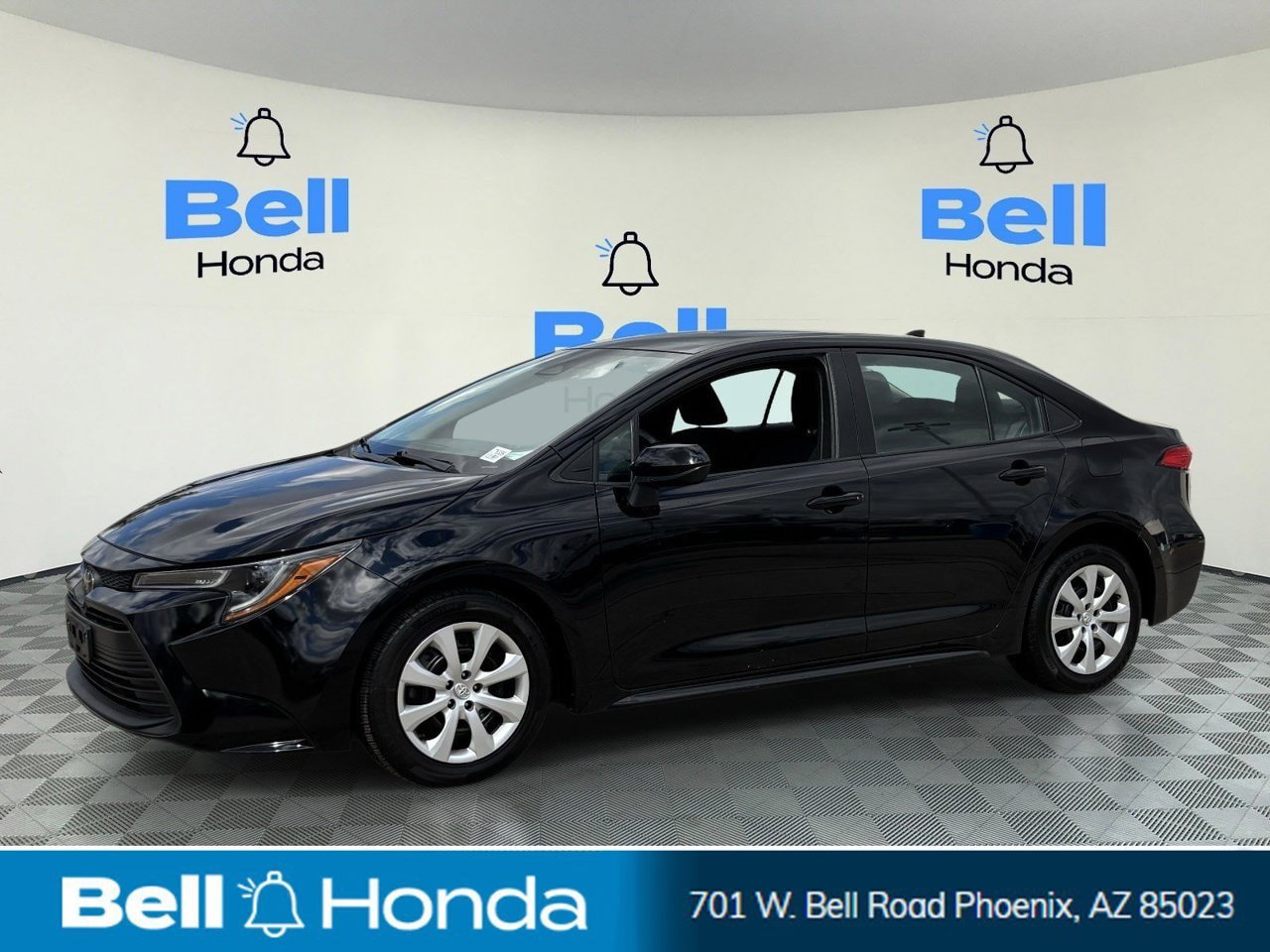 Used 2024 Toyota Corolla LE FWD image 1