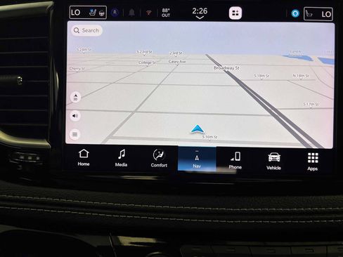 Used 2024 Chrysler Pacifica Limited FWD image 28