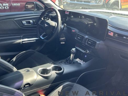 Used 2024 Ford Mustang Coupe RWD image 8