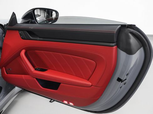 Used 2024 Porsche 911 Carrera GTS image 45