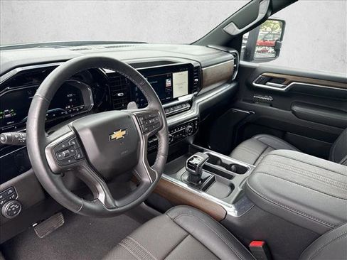 Used 2024 Chevrolet Silverado 1500 High Country w/ High Country Premium Package image 9