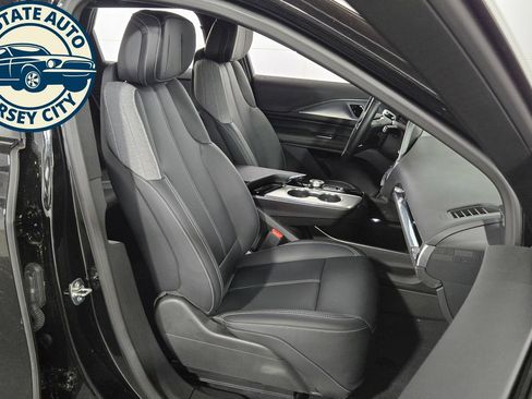 Used 2024 Cadillac Lyriq Tech w/ Driver Assist Package AWD/4WD image 38