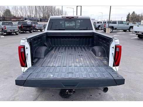 Used 2024 GMC Sierra 3500 Denali w/ Technology Package AWD/4WD image 11