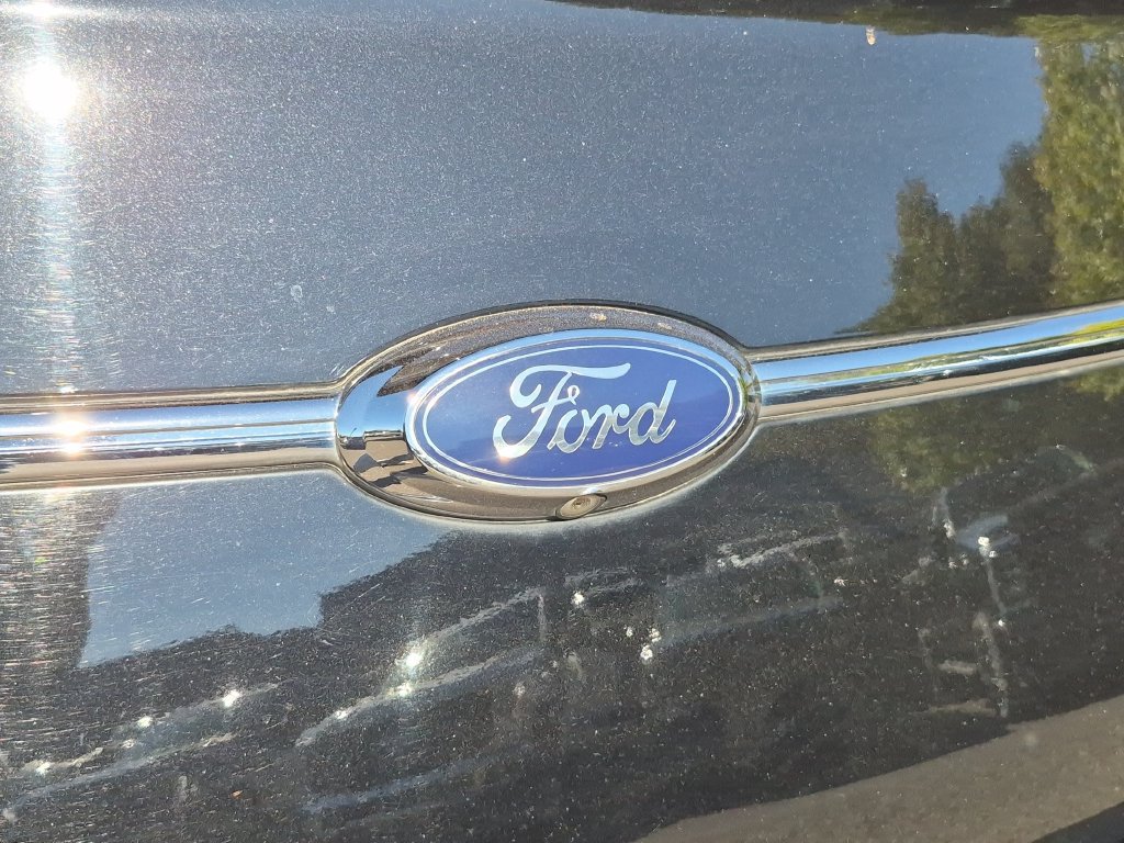 Certified 2018 Ford Taurus SHO w/ Driver Assist Package AWD/4WD image 34