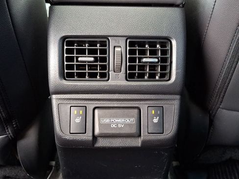 Used 2018 Subaru Outback 3.6R Limited AWD/4WD image 12