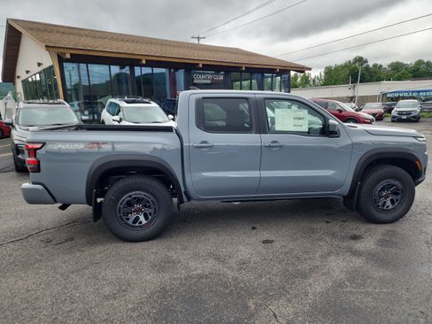 New 2026 Nissan Frontier PRO-4X w/ Tow Package AWD/4WD image 9