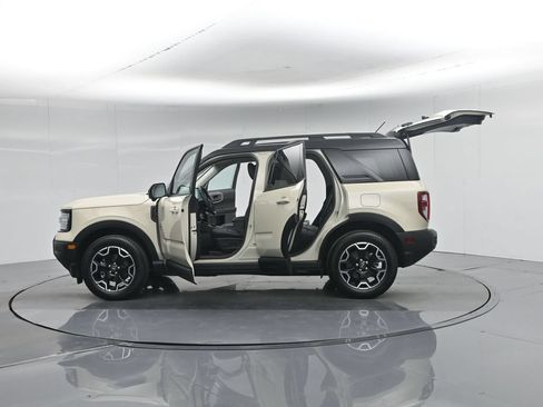 Used 2025 Ford Bronco Sport Outer Banks w/ Outer Banks Tech Package+ AWD/4WD image 35