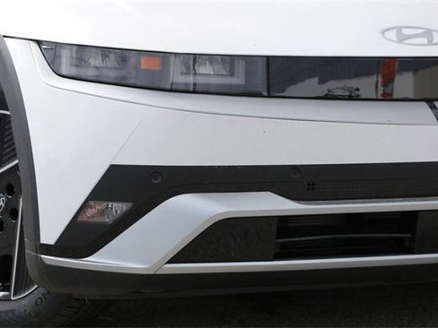 New 2026 Hyundai Ioniq 5 SEL image 3