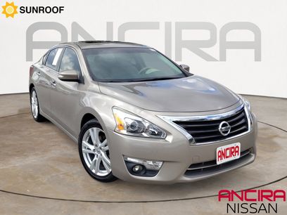 Used 2013 Nissan Altima 3.5 SV w/ Navigation Pkg