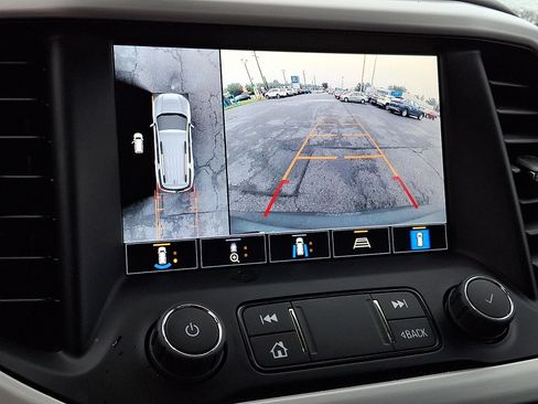 Certified 2023 GMC Acadia SLT w/ Technology Package AWD/4WD image 20