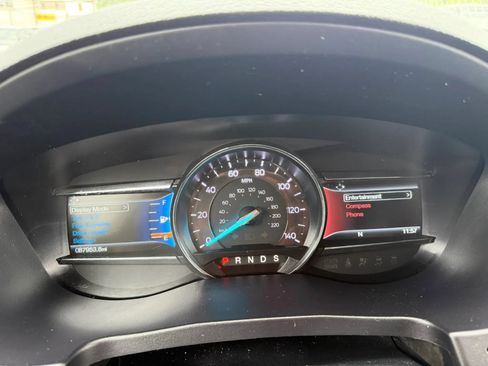 Used 2017 Ford Explorer XLT w/ Equipment Group 202A AWD/4WD image 10