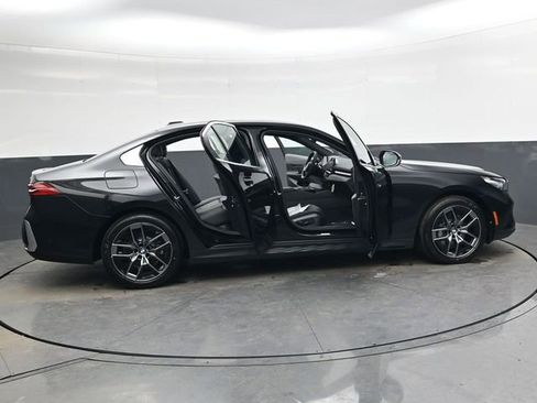 New 2026 BMW 530i xDrive w/ Premium Package AWD/4WD image 34