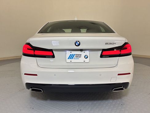 Used 2023 BMW 530i w/ Convenience Package image 10