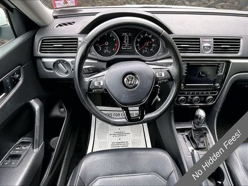 Used 2017 Volkswagen Passat 1.8T R-Line FWD image 4