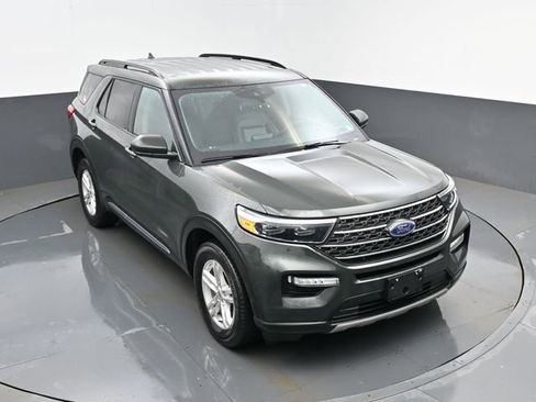 Used 2022 Ford Explorer XLT w/ Equipment Group 202A image 21