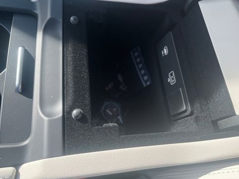 New 2025 Jaguar F-PACE R-Dynamic S AWD/4WD image 25