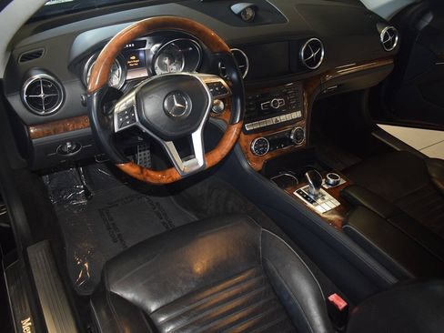 Used 2013 Mercedes-Benz SL 550 image 18