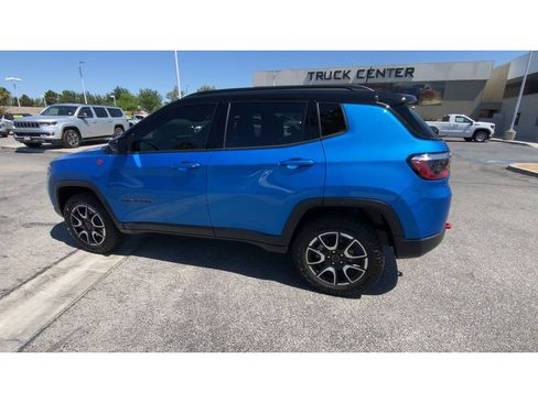 Used 2026 Jeep Compass Trailhawk AWD/4WD image 5