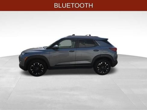 Used 2022 Chevrolet TrailBlazer LT w/ Convenience Package FWD image 4