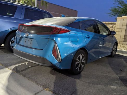 Used 2018 Toyota Prius Prime Advanced w/ Carpet Mat Package image 4