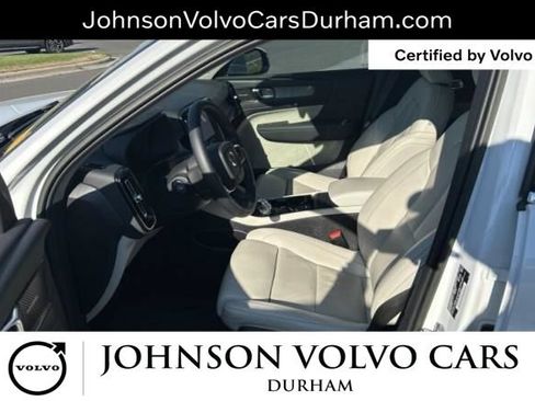 Used 2023 Volvo XC40 B5 Ultimate w/ Protection Package Premier AWD/4WD image 9