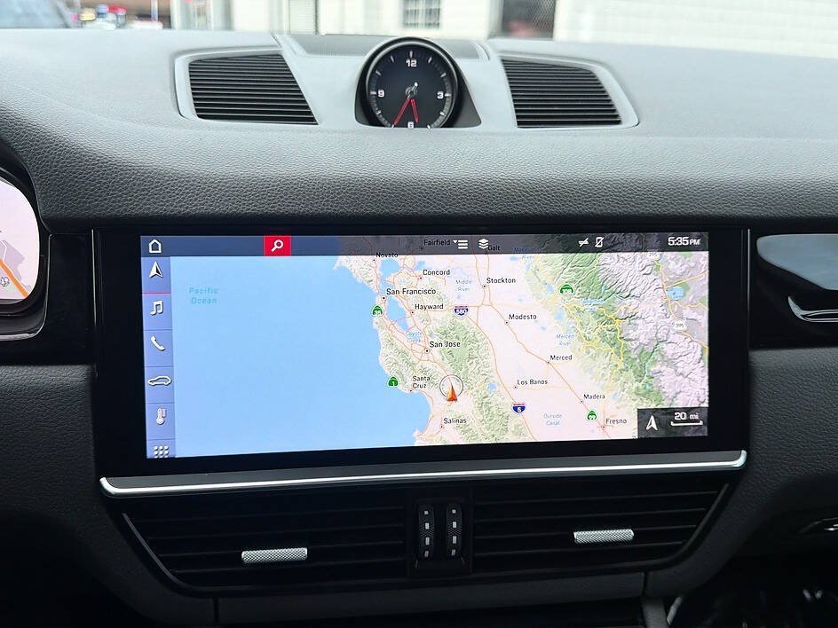 Used 2019 Porsche Cayenne AWD/4WD image 10