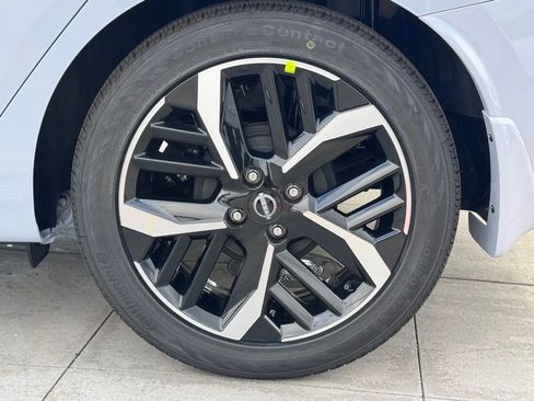 New 2025 Nissan Versa SR w/ Trunk Package image 8