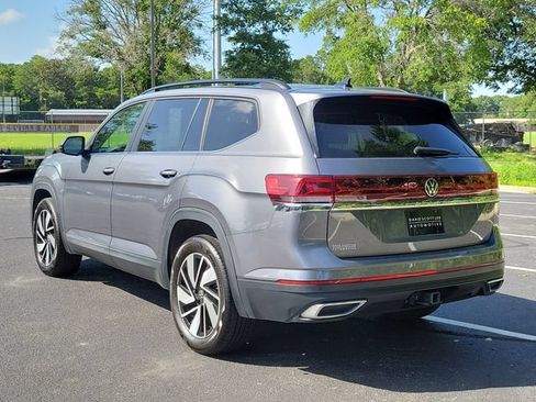 Used 2025 Volkswagen Atlas SE AWD/4WD image 3