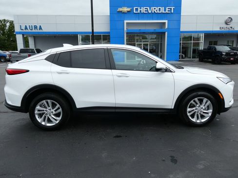 Used 2025 Buick Envista Preferred FWD image 4