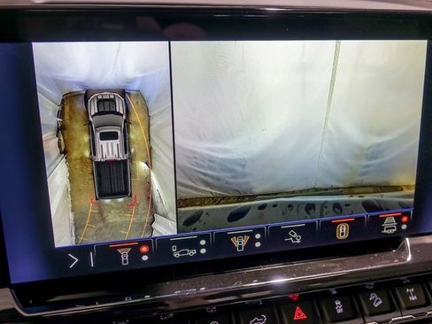 New 2026 Chevrolet Silverado 1500 ZR2 w/ Dark Appearance Package image 25