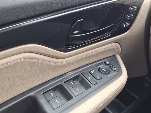 Used 2018 Honda Odyssey Elite image 11