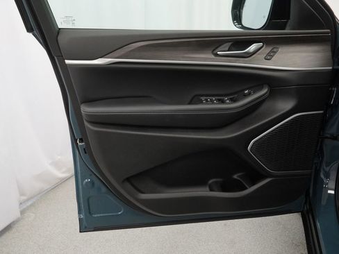 New 2026 Jeep Grand Cherokee Limited w/ Limited Altitude Package image 26