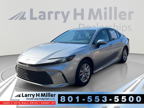 Used 2025 Toyota Camry LE FWD image 1