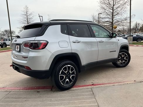 Used 2025 Jeep Compass Trailhawk w/ Trailer Tow Group image 6