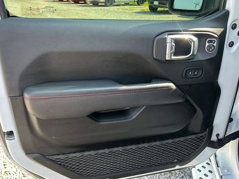 Used 2022 Jeep Wrangler Unlimited Rubicon w/ LED Lighting Group AWD/4WD image 20