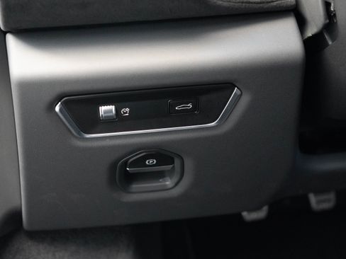 Used 2024 Lotus Emira First Edition image 15