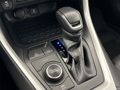 Certified 2022 Toyota RAV4 XLE Premium AWD/4WD image 26