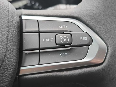 Used 2026 Jeep Compass Latitude AWD/4WD image 27