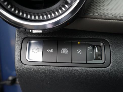 New 2026 Chevrolet Equinox LT w/ Convenience Package II image 11