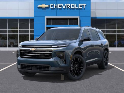 Used 2026 Chevrolet Traverse LT w/ Driver Confidence Package FWD image 45