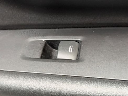 Used 2023 Chevrolet Tahoe LT w/ Luxury Package image 37