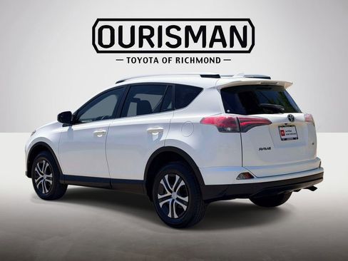 Certified 2018 Toyota RAV4 LE FWD image 23