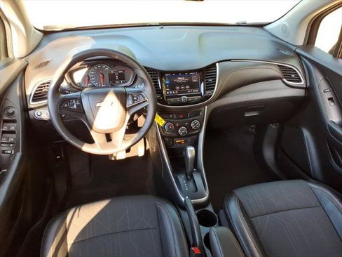 Used 2022 Chevrolet Trax LT AWD/4WD image 12
