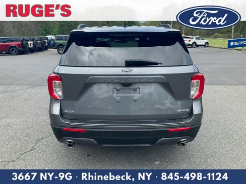 Used 2021 Ford Explorer XLT w/ Equipment Group 202A AWD/4WD image 4