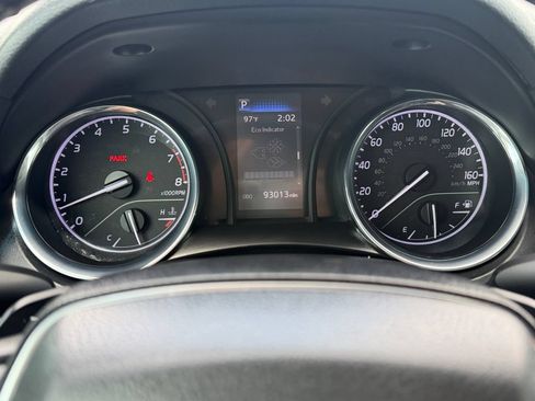 Used 2020 Toyota Camry SE FWD image 23