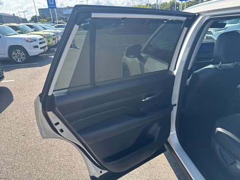 Used 2024 Toyota Grand Highlander XLE image 37