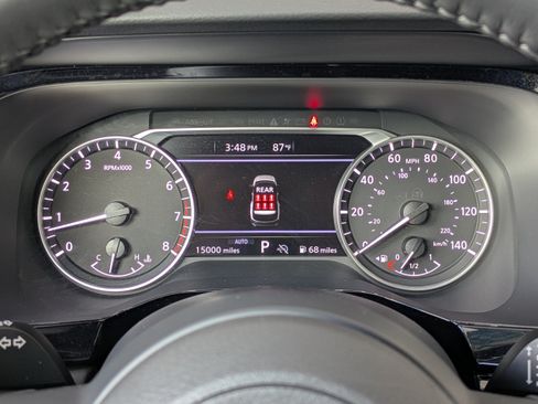 Used 2025 Nissan Pathfinder SV AWD/4WD image 31