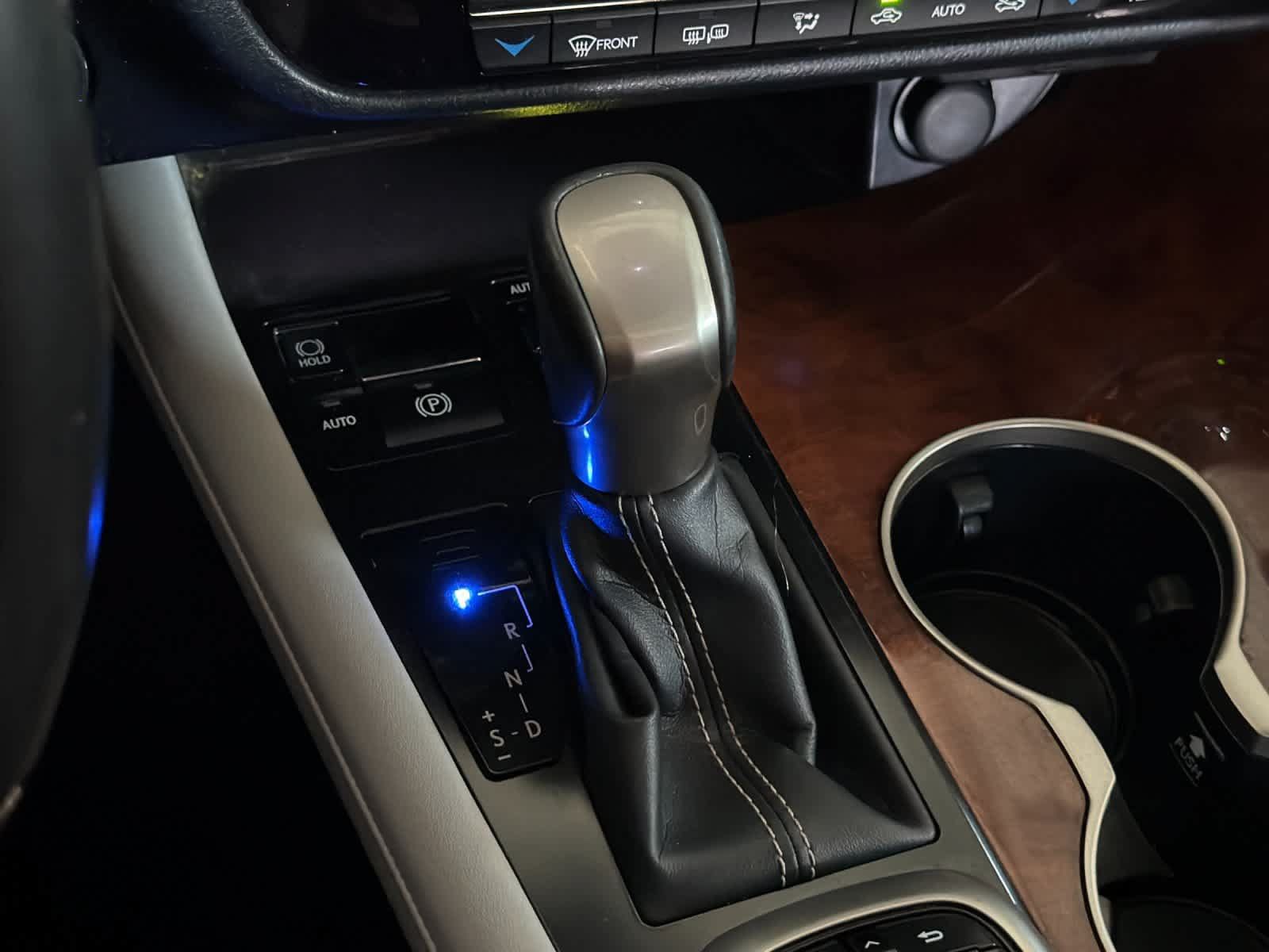 Used 2019 Lexus RX 450hL Premium w/ Premium Package AWD/4WD image 24