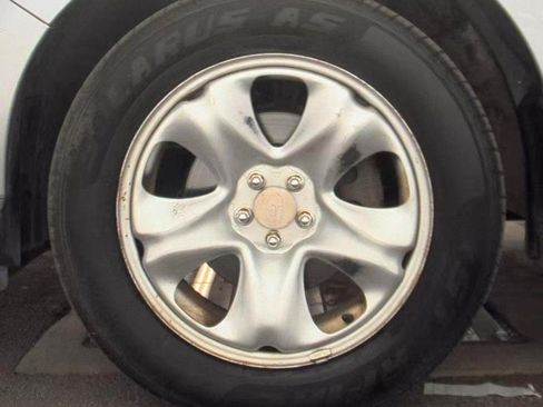 Used 2015 Subaru Forester 2.5i AWD/4WD image 9