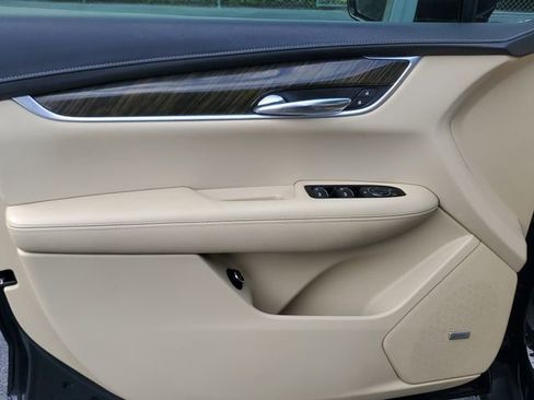 Used 2017 Cadillac XT5 FWD w/ LPO, Wheel Lock Package image 10